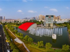 “兩會”熱議汽車發(fā)展 東風(fēng)公司搶先布局謀跨越
